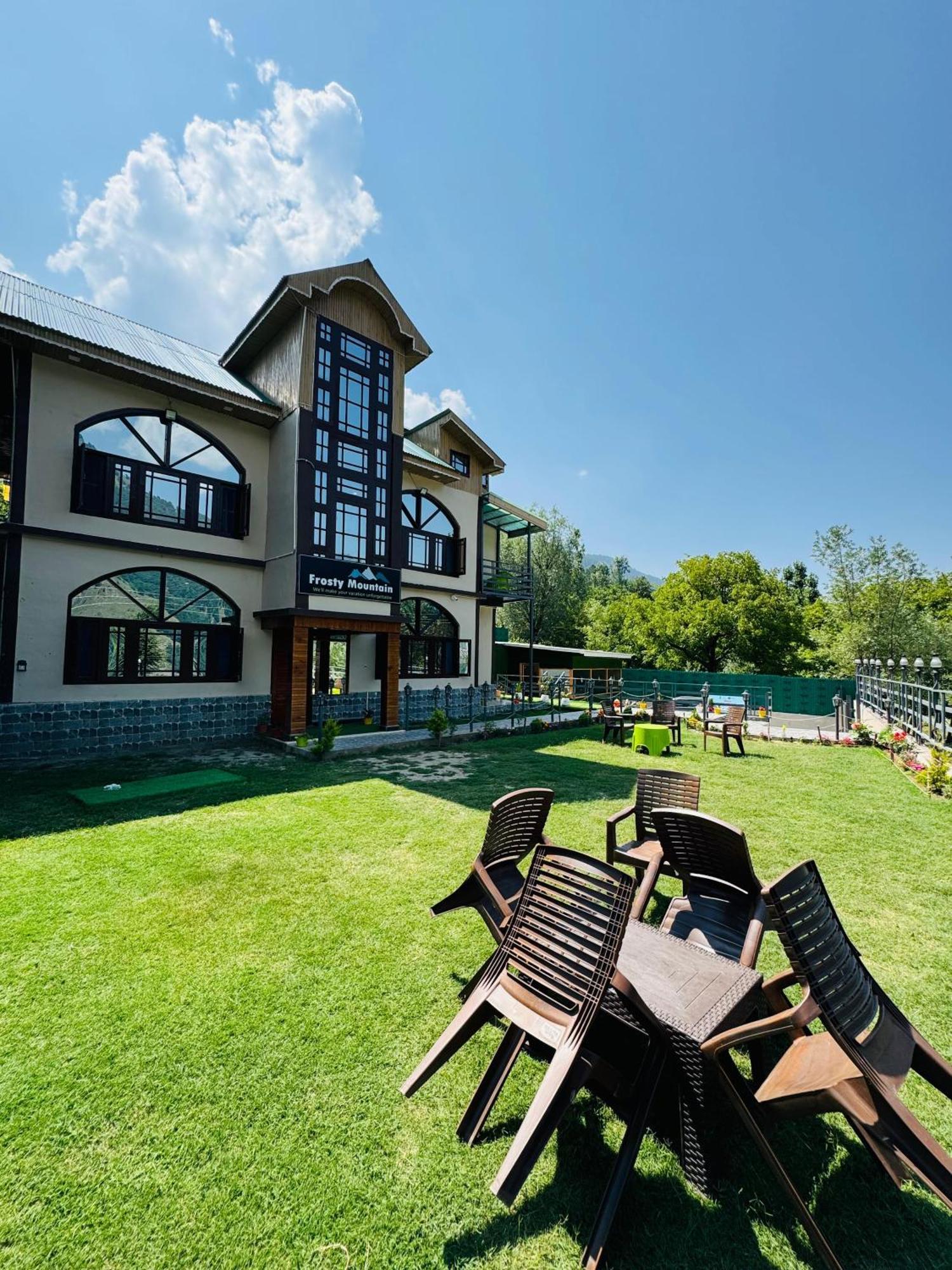 Pahalgām Frosty Mountain Resort מראה חיצוני תמונה
