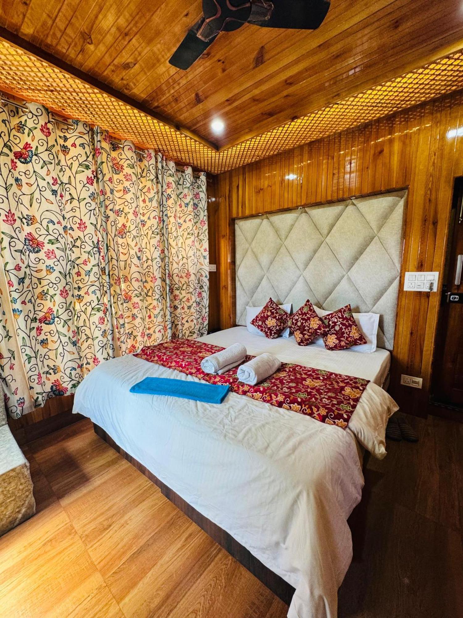 Pahalgām Frosty Mountain Resort מראה חיצוני תמונה