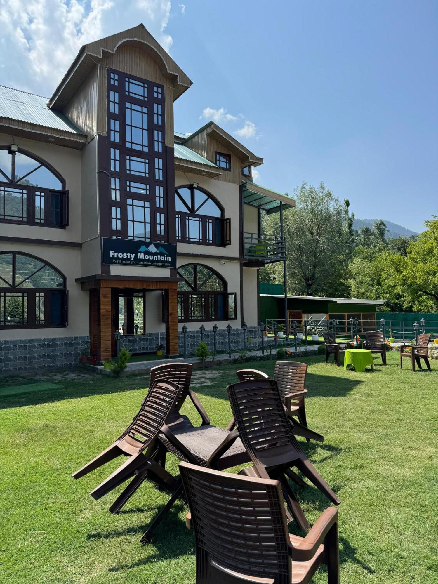 Pahalgām Frosty Mountain Resort מראה חיצוני תמונה